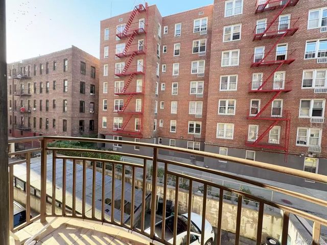 141-05 Cherry Avenue 3C, Flushing, NY 11355