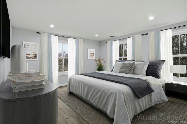 17 Tatterson Street, Roslyn, NY 11576