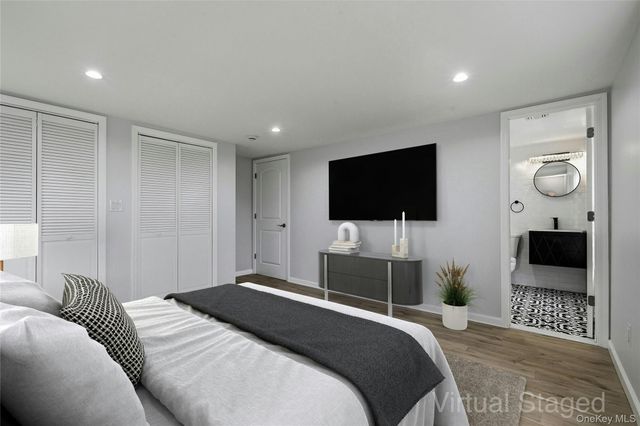 17 Tatterson Street, Roslyn, NY 11576