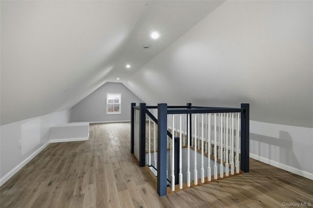 17 Tatterson Street, Roslyn, NY 11576