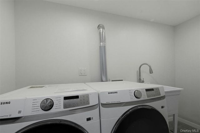 17 Tatterson Street, Roslyn, NY 11576