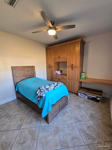 4147 Lancaster Gate Dr, Pace, FL 32571