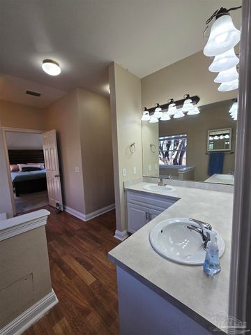 4147 Lancaster Gate Dr, Pace, FL 32571