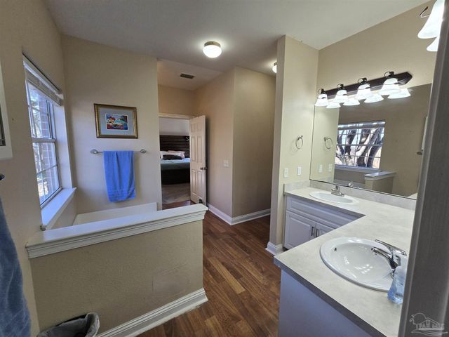 4147 Lancaster Gate Dr, Pace, FL 32571