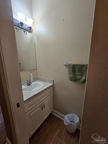 4147 Lancaster Gate Dr, Pace, FL 32571