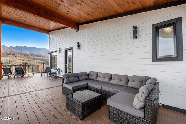 611 Ivy Road, Gatlinburg, TN 37738