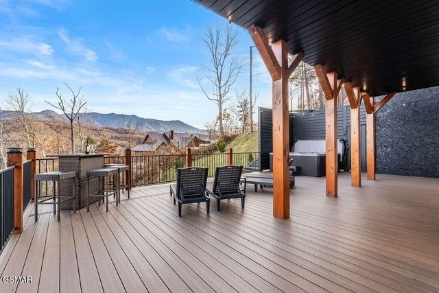 611 Ivy Road, Gatlinburg, TN 37738