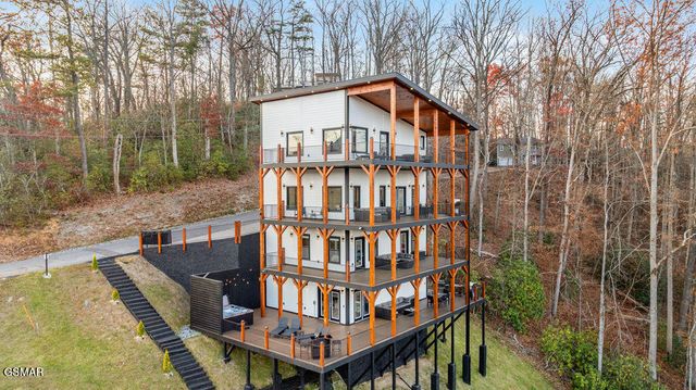 611 Ivy Road, Gatlinburg, TN 37738