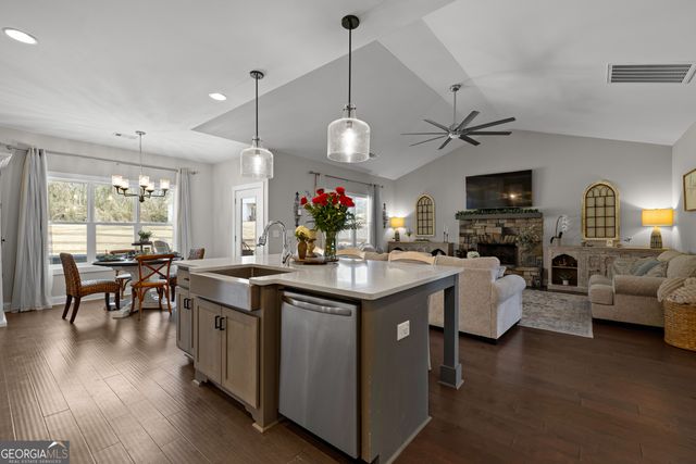 22 E Field Street, Newnan, GA 30263