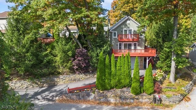 234 Point Breeze Dr, West Milford Twp., NJ 07421