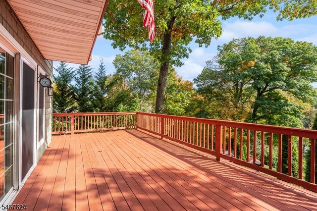 234 Point Breeze Dr, West Milford Twp., NJ 07421