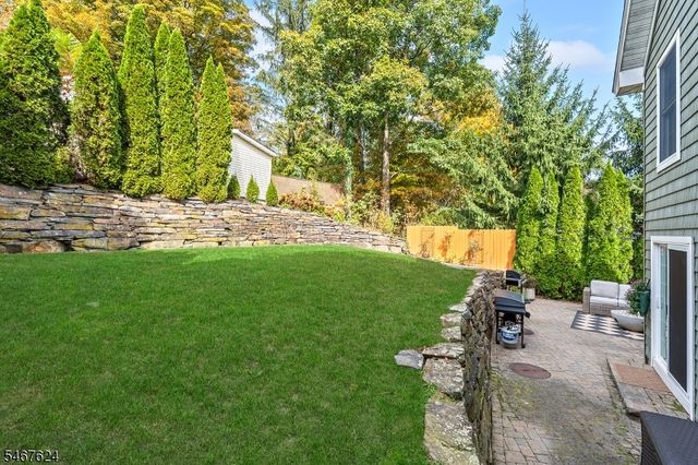 234 Point Breeze Dr, West Milford Twp., NJ 07421