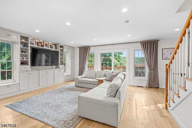 234 Point Breeze Dr, West Milford Twp., NJ 07421