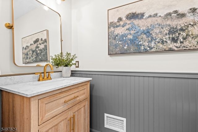 234 Point Breeze Dr, West Milford Twp., NJ 07421