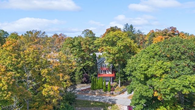 234 Point Breeze Dr, West Milford Twp., NJ 07421