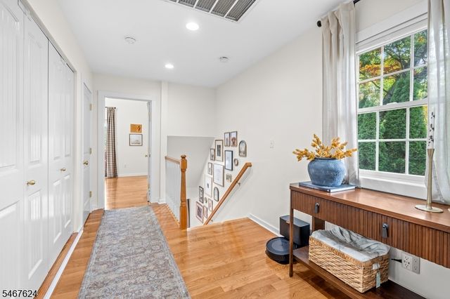 234 Point Breeze Dr, West Milford Twp., NJ 07421