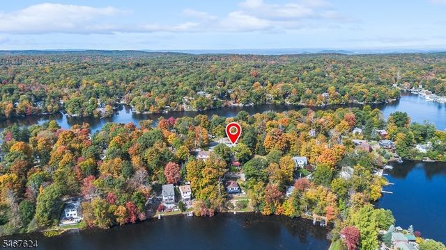 234 Point Breeze Dr, West Milford Twp., NJ 07421