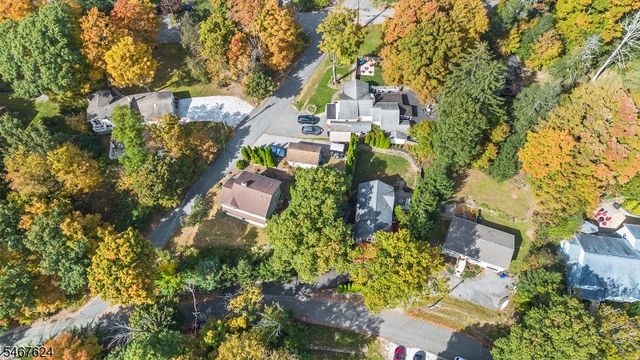 234 Point Breeze Dr, West Milford Twp., NJ 07421