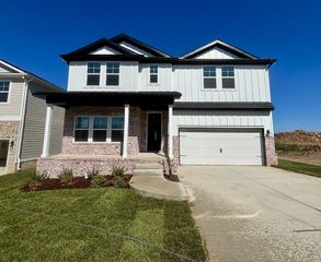 305 Brandi Ln, Gallatin, TN 37066