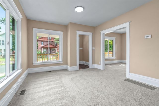 16 Eagle Street, Battle Creek, MI 49037