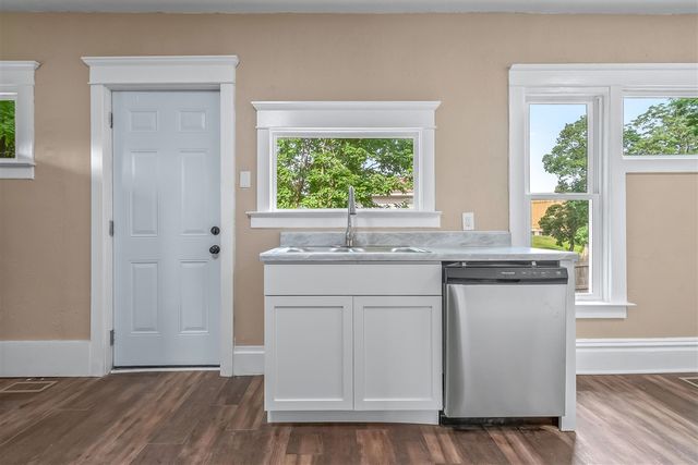 16 Eagle Street, Battle Creek, MI 49037