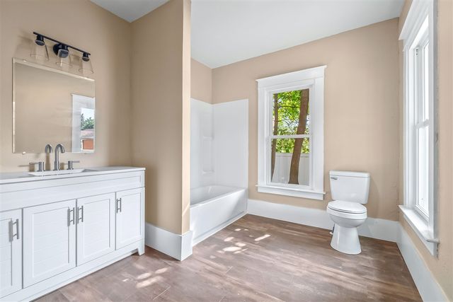 16 Eagle Street, Battle Creek, MI 49037