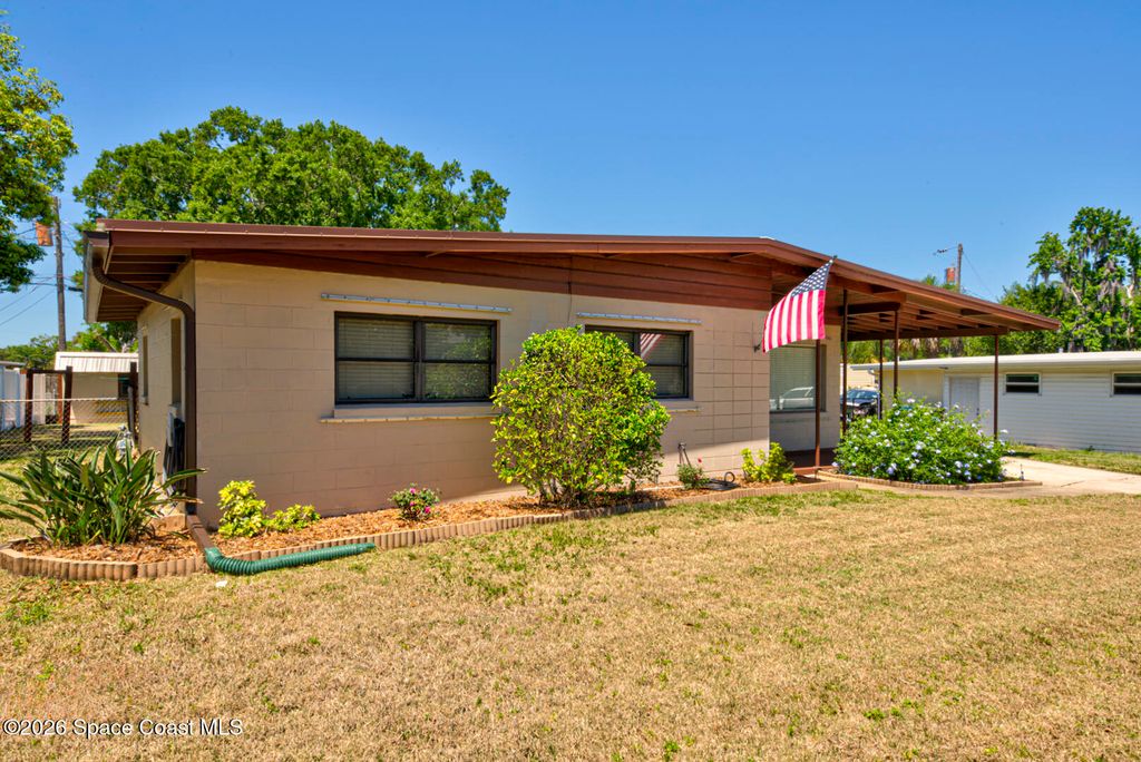 1016 S Park Avenue, Titusville, FL 32780