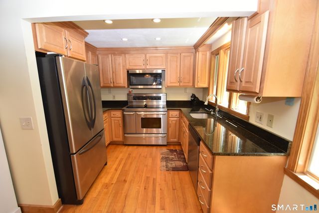 244 Chestnut Hill Road, Glastonbury, CT 06033
