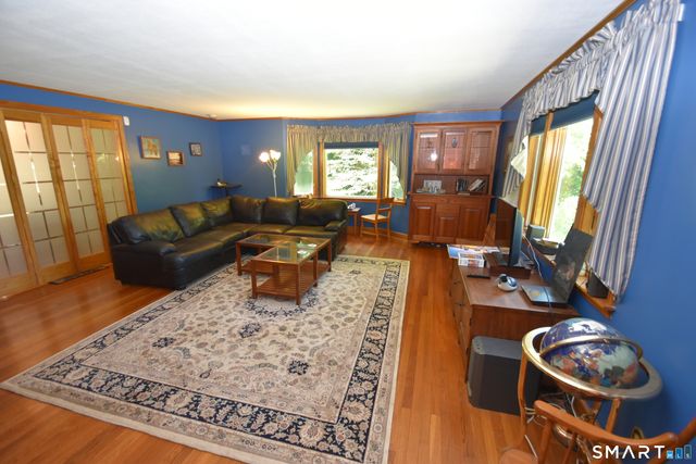 244 Chestnut Hill Road, Glastonbury, CT 06033