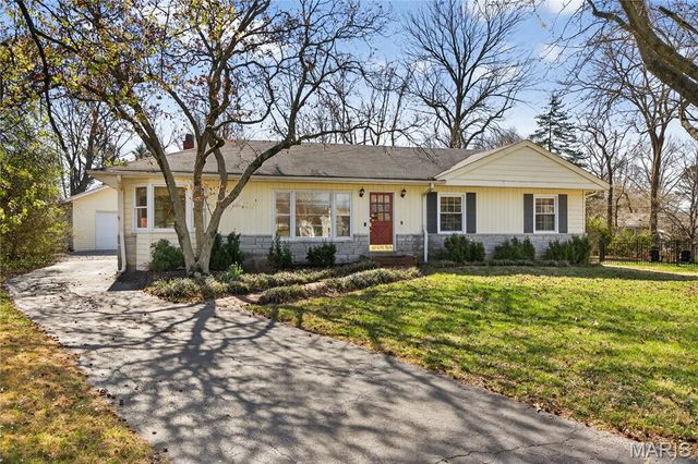 12 Ramblewood Lane, Creve Coeur, MO 63141