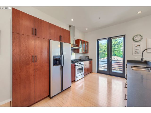 4412 S Corbett Ave North, Portland, OR 97239