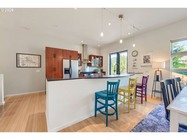 4412 S Corbett Ave North, Portland, OR 97239