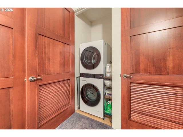 4412 S Corbett Ave North, Portland, OR 97239
