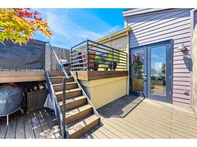 4412 S Corbett Ave North, Portland, OR 97239