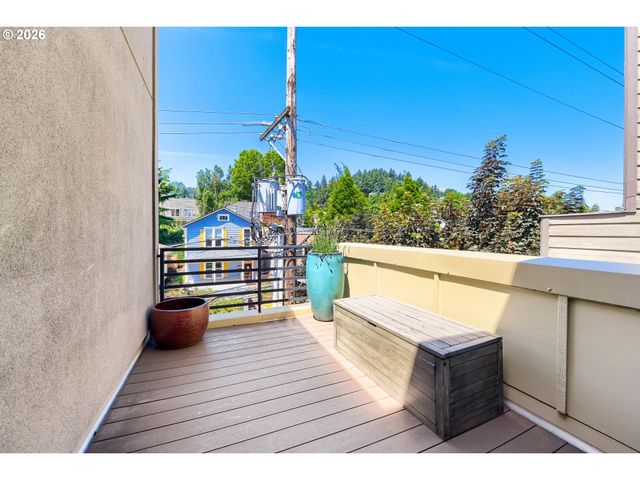 4412 S Corbett Ave North, Portland, OR 97239