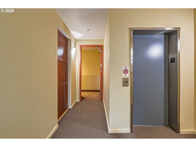 4412 S Corbett Ave North, Portland, OR 97239