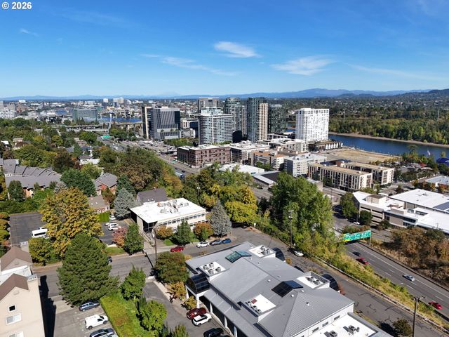 4412 S Corbett Ave North, Portland, OR 97239