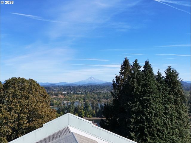 4412 S Corbett Ave North, Portland, OR 97239