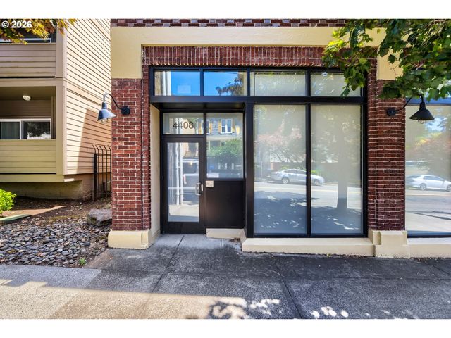 4412 S Corbett Ave North, Portland, OR 97239