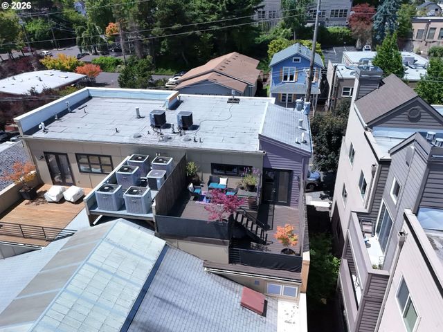 4412 S Corbett Ave North, Portland, OR 97239