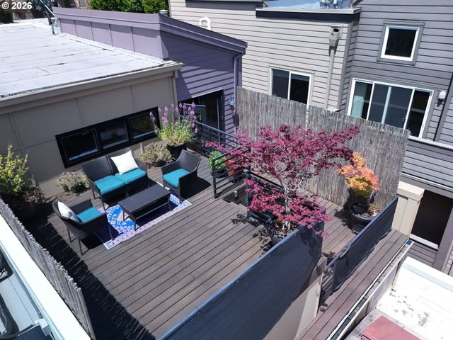 4412 S Corbett Ave North, Portland, OR 97239
