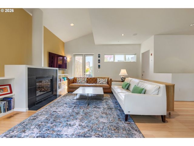 4412 S Corbett Ave North, Portland, OR 97239
