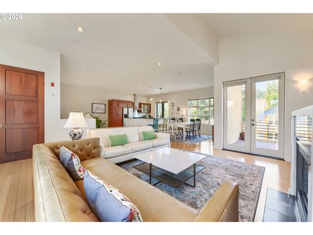 4412 S Corbett Ave North, Portland, OR 97239