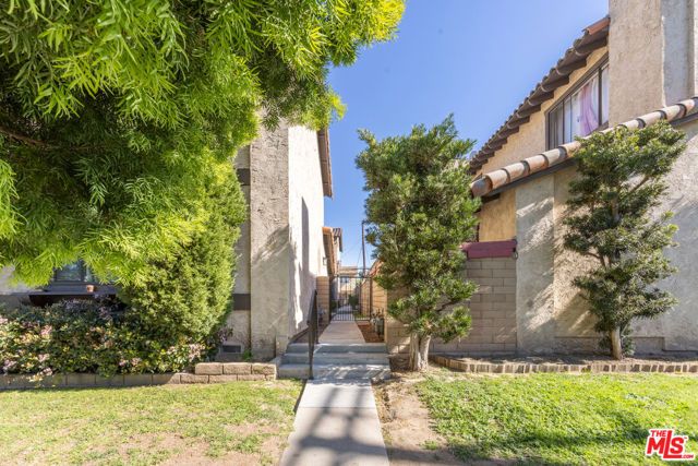 728 Ohio Avenue, Long Beach, CA 90804