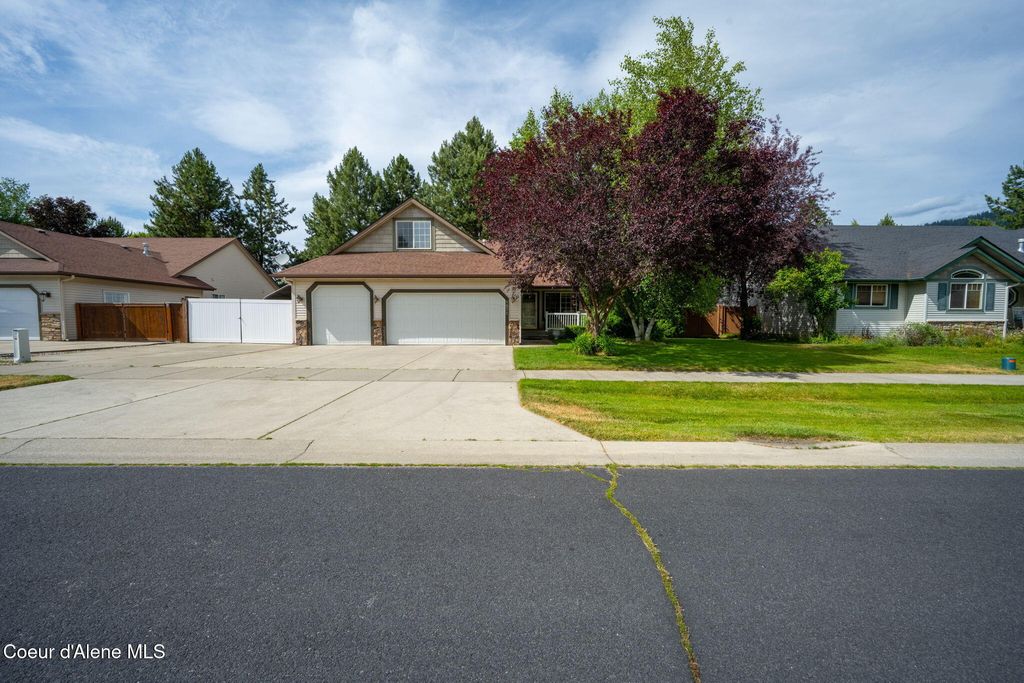 1571 E PEMBROOK DR, Coeur D'alene, ID 83815