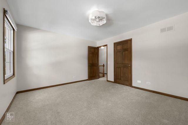 1749 E Bailey Road, Naperville, IL 60565