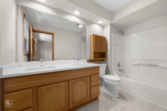 1749 E Bailey Road, Naperville, IL 60565