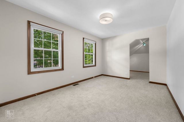 1749 E Bailey Road, Naperville, IL 60565