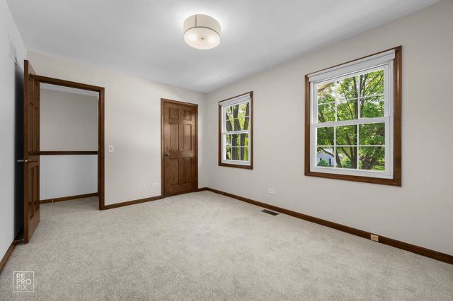 1749 E Bailey Road, Naperville, IL 60565