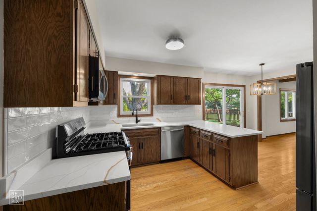 1749 E Bailey Road, Naperville, IL 60565